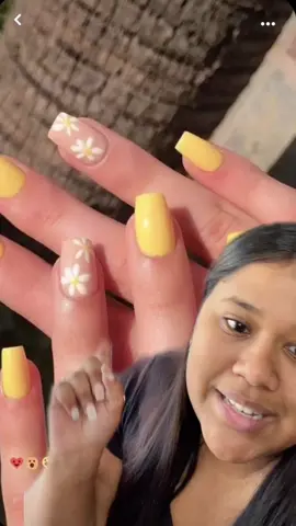#greenscreen sos please let me know what you think!! #naildesigns #nailart #help #nailsartvideos ##nailarttiktok #confidenceboost