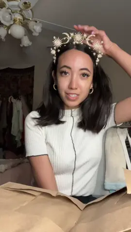 I got this very pretty halo crown on Etsy #coachellavibes #coachella2022 #festivalstyle #etsyshop
