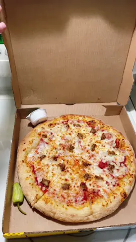 Anyone else 🤣 #papajohns #pizzadinner #easydinner #kidsdinnerideas #food #foryou #foryoupage #fypシ #viral #MoveWithTommy #takeaNAIRbreak