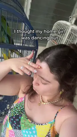 It was very odd. Birds are so cute but so weird. #birds #wtf #itsanofromme #MercadoLibreLooks