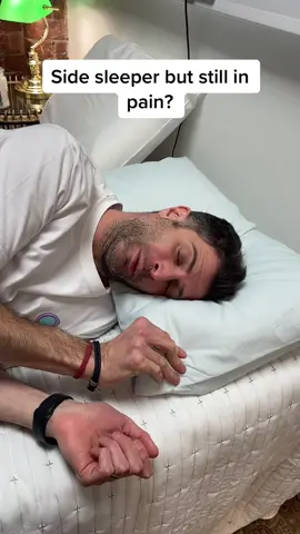 My favourite position is side sleeping, but what if you try it and find yourself in pain? #sidesleeper #stomachsleeper #sleeptips #sleepposture #TikTokTaughtMe #sleep #painrelief