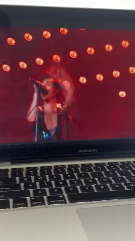 Esa fue mi forma de ver a Harry en #coachella 🥹 jajajaajajaa #harrystyles #parati #fyp #🧚🏼‍♀️ #music