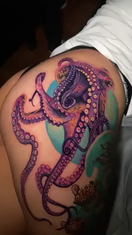 tatuaje 😍 pulpo 🐙 glúteo #lgbtq🌈 #lesbiansoftiktok🏳️‍🌈 #chile🇨🇱 #fyp #tatuaje  precioso tatuaje en una sesión de 8 hrs bastante agotador y doloroso pero valió la pena
