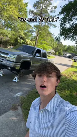 YALL SEE THIS 👀😭🤣🤣 #trucks #carolinatrucks #carolinasquat #chevy #carolinas #sematruck #squattedtrucks
