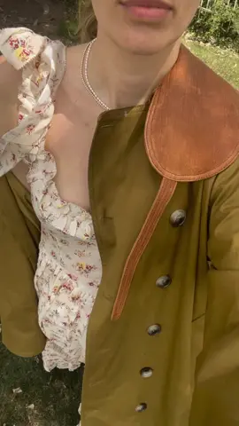 Ancestry.com came back 50% coats and 50% dresses