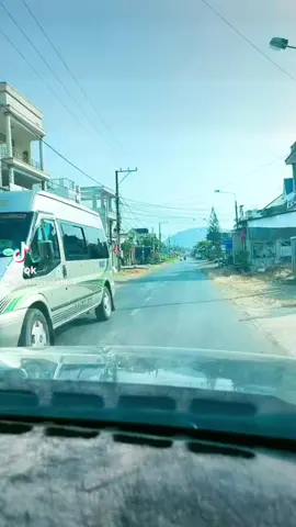 Người hứa sẽ đưa em đi bất cứ nơi nào em thich mà.người quên rồi sao.😭😭😭
