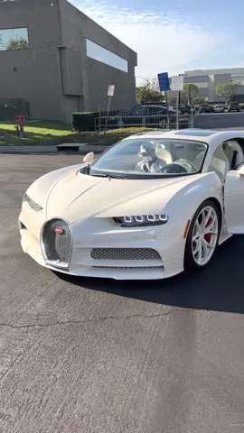driving BUGATTI w/ @Manny Khoshbin 🤘🏽😊 #bugatti #chiron #hermes #veyron #hypercar