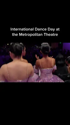Happy International Dance Day!!!! 🎉 #halilicruzdance #halilicruzballet #metropolitantheatre #IDD2022