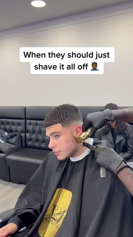 Tag someone who’s beard hasn’t connected yet 😭 #barber#haircut #fyp #viral