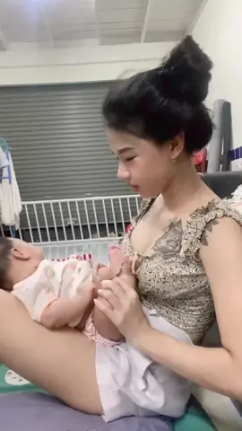 เลี้ยงเองกอดหอมทุกวันไม่เคยเบื่อเลยก็มันหอมอ่ะ#ทีมแม่เลี้ยงเดี่ยว 👩‍👧💖