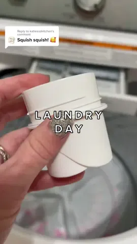 Reply to @katiesazkitchen  pod squishing is one of my main personality traits 💃🏼💃🏼 #laundry #laundrytok #laundryasmr #laundryday #cleanwithme #cleaningmotivation @simplehuman #simplehuman #simplehumanhome