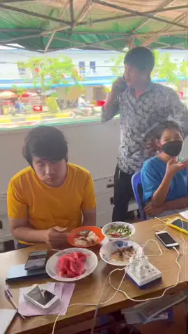 គេនិយាយទូរស័ព្ទសោះរកវ៉ៃគេដែ👍