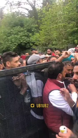 Over 500 people just forced their way into Southall Mela 😭😭