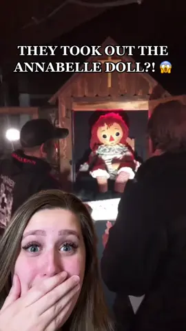 DID YOU SEE THIS?! 😱 #annabelle #horror #theconjuring #warren #paranormal #realannabelle #warrensparacon #conjuring #warrenoccultmuseum #scary #trending