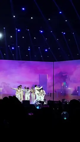 this has to be my favourite clip from the concert 😭 #ateez #ateezinlondon #에이티즈 #kpop #concert #atiny