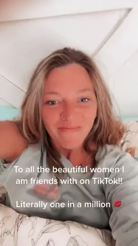 Welcome to my TikTok where my hair is never brushed and I’m in tshirts and shorts all the time 🤣 #FORDfortheBuilders #LIKEABOMBSHELL #perfecthowyouare