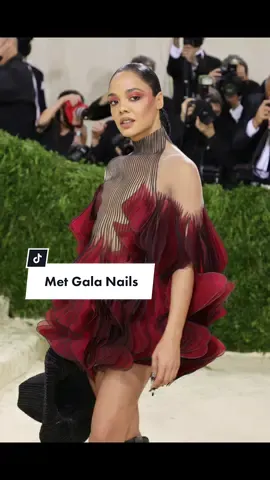 #MetGala inspired #nailart ♥️