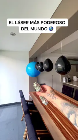 Dale a la flechita si lo intentamos con el globo mas grande del mundo!