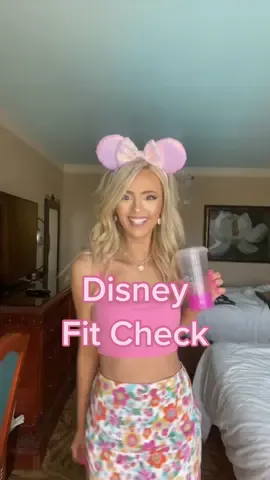 Disney bound✌️ 🌸 #fyp #FORDfortheBuilders #LIKEABOMBSHELL #disney #disneyworld #wdw #disneyparks #hairtok