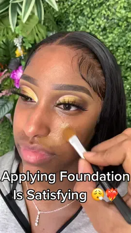 What brand of foundation do you guys think I used on her 😍⁉️ #fyp #ShowYourJOWO #FORDfortheBuilders #LIKEABOMBSHELL #makeupartist #makeuptutorial #clientmakeup #makeup #beauty #mua #pittsburghmua #ukmua #viral #brows #foryou
