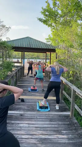One of our favorite Wednesday night parks! #mistytillman #workoutoutside💪motivation💪 @crazych238 @taylornicoleriver