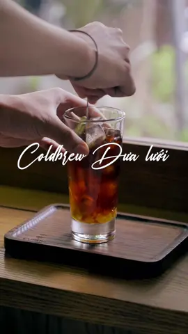 Thời tiết thế này thì một cốc Coldbrew dưa lưới là hợp lý quá rồi 😋 #coffilia #AnCungTikTok #LearnOnTikTok #tiktokvietnam #coffeeaddict #coffeetiktok #hanoicoffee