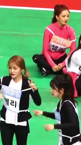 Nayeon, yeri and irene dancing TT at ISAC!! 🥰🥰🥰 #nayeon #yeri #irene #twice #redvelvet #semuatentangkpop