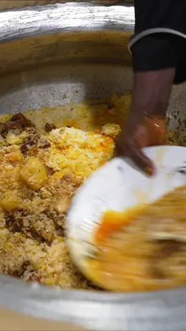 Making “kacchi biryani”, one of the best in the world - this recipe is insane! #tiktokfood #Bangkadesh #Dhaka #biryani 📍Tajine Restaurant