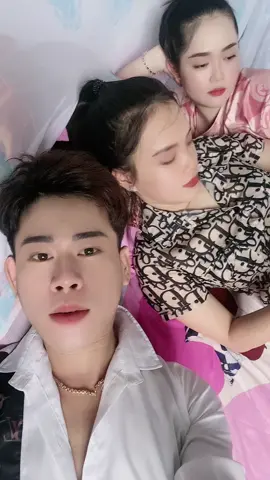 Định quay clip up tiktok mà hỏi quá hỏi 😒 #lgbt #xuhuong #62 #longan #bot #top #fyp