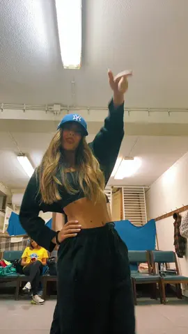 💙❤️🤍🖤