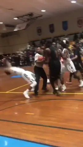 What NBA Player does this remind you of 😂😭 @Lightpole21/ig #basketball #flop #NBA