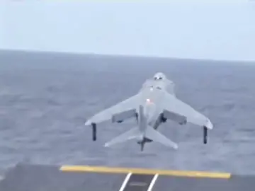 AV-8S Matador takeoff from the Royal Thai Navy aircraft carrier HTMS Chakri Naruebet (CVH-911) #thailand #navy