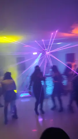 Festa Aniversário 18 anos#djkarlossilva #djkarlossilva#music #laser #dj #karlos#dance #iluminação #movies#djath#djathomee #karlos