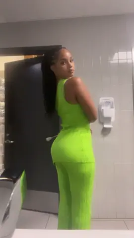 I can always find a good last minute fit at zara #blackgirltiktok #fyp
