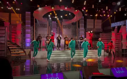 Cuántos de uds no han bailado esta canción en una buena rumba? 💃🏻Con la punta del pie 🦶 de @calleciegaregresa para poner a gozar a todos en donde suene 🧨🔥🎊 #fenixbarccs #juegodelcalamar #calleciega