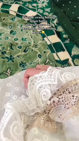 Yg dulu belum ngerasain ini semua sekarang dah ngerti rasanya gimana🙂 Dalam Al-Qur’an surah Al-Baqarah Ayat 286: Allah tidak akan menguji hambanya di luar batas kemampuannya #fyp