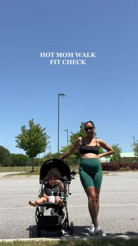 #hotmomwalk #MomsofTikTok