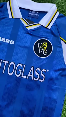 Chelsea x Autoglass was an elite combo🔋 #retrofootball #football #retrofootballshirts #chelsea #chelsearetro
