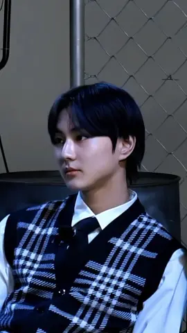 why is he intimidating when serious #jungwon