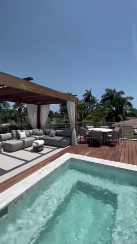 What do you think of this $9,995,000 estate in Miami, Florida! @dinagoldentayer