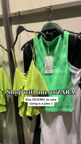 Why am I literally a size xs, small, medium, and large at the SAME STORE ?? #zara #zarahaul #dayinmylife