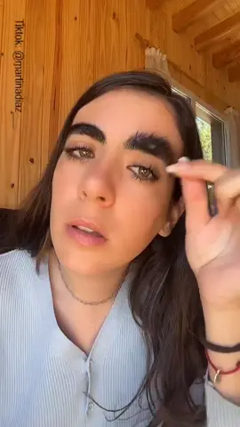 Magnificent eyebrows! ✨ By @martina díaz #eyebrows #bushybrows #bigbrows #bigeyebrows
