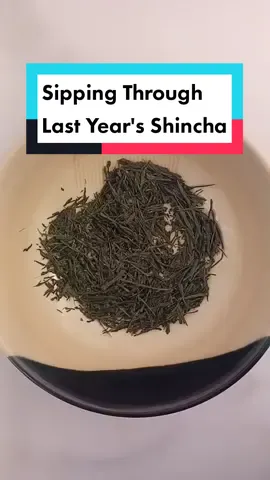 Sipping through last year's shincha to make room for this year's new teas #teaformeplease #teatok #gongfucha #gongfutea #japanesetea #aesthetictea #teacore
