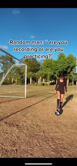 Just a random interaction while practicing juggling… kinda got it at the end #fyp #pizzagirl #Soccer