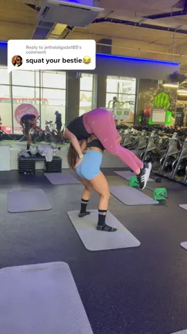 Reply to @jethalalgada185  I mean she did worse than the men, but I’ll let her off 👋🏽 #humansquat #squatchallenge #gymbros #bestie #cutegirls #handsy