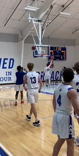 Imagine seeing this dude in the opposition’s layup line 😬😅 @Gabe🖤💫 #basketball #tall #hooper