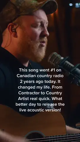 2 years ago today this song went #1 at Canadian country radio. What better day to release the live acoustic version of Pillow Talkin’ 🍻 #countrymusic #livemusic #acoustic #countrysinger