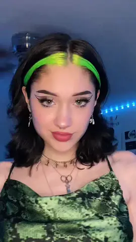 #pov : a gold digger comes up to you at a bar in vegas, trying to get $. one of her past victims recognizes her. she leaves, but not before taking your bracelet.