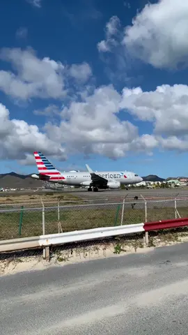 Jet blast of departing & arriving aircraft can cause severe physical harm, resulting in extreme bodily harm and/or death ☠️ Maho Beach 🏖 St Maarten 🇸🇽 is the perfect place to capture 📸 🤳🏻 the planes taking off 🛫 & landing 🛬 Just be careful where you stand, if you want to avoid being knocked over by the jet blast! #mahobeach #mahobeachexperience #mahobeach✈️ #mahobeachstmaarten #sintmaarten #stmaarten #americanairlines #planespotting #planespotter #aviationlovers #aviation #aviationdaily