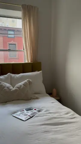 Lazy sundays in Brooklyn 💤 #fyp #homedecor #interiordesign #brooklinen #microinfluencertiktok #microinfluencer